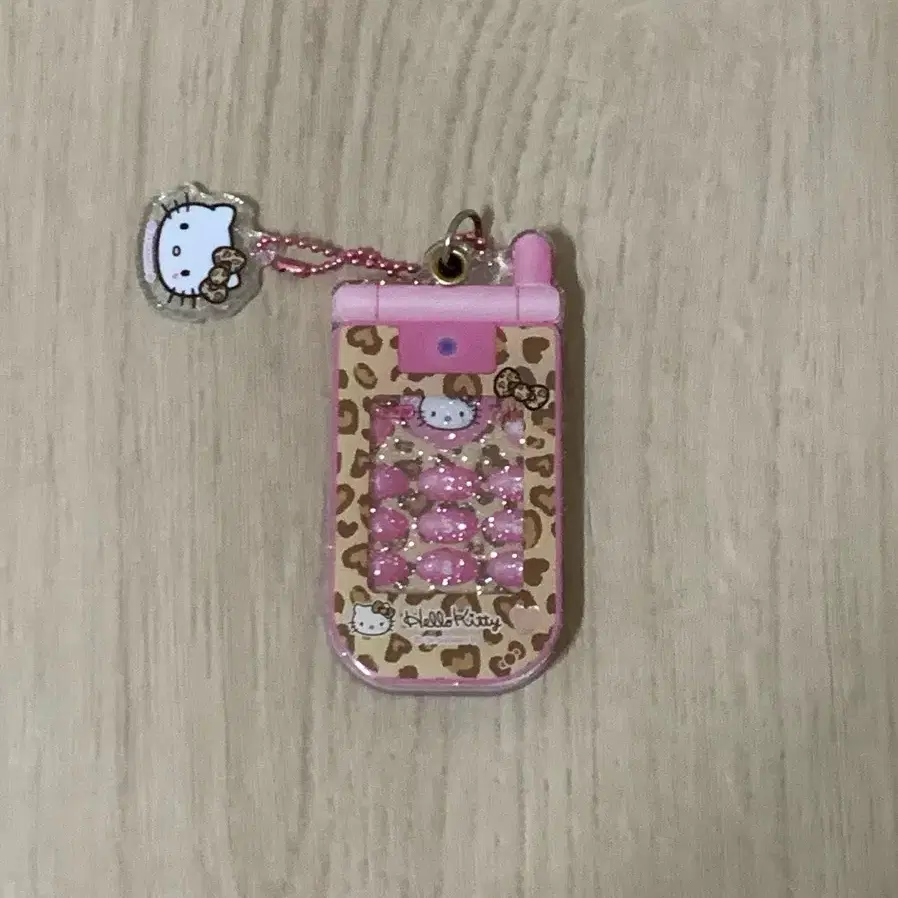 헬로키티 레오파드 휴대폰 키링