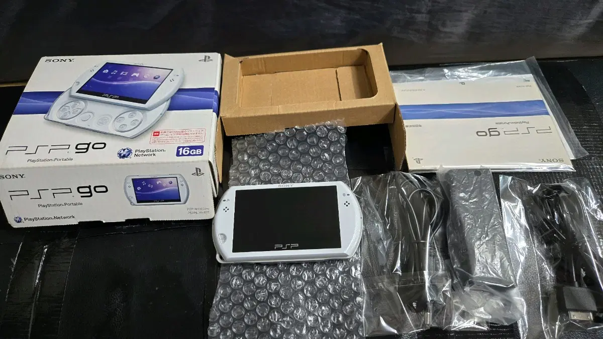 소니 PSP GO 펄 화이트 풀박스 구성