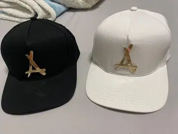 알룸나이클로징 ALUMNI 야구 모자 블랙 화이트