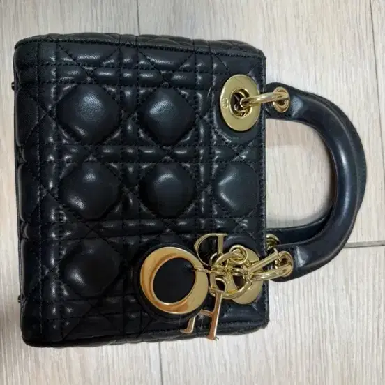 디올 레이디백 미니 사이즈 블랙