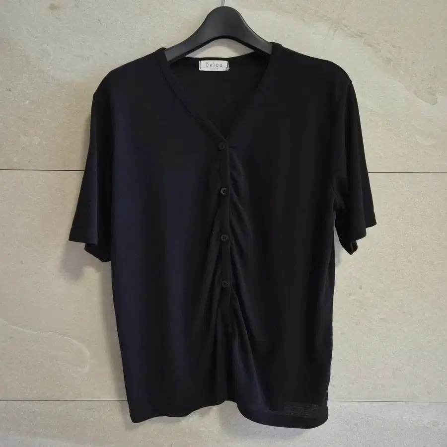 검정 반팔 셔츠 가디건
