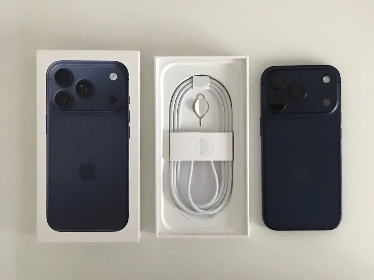 아이폰 17pro 딥블루 거의S급 + 정품케이스