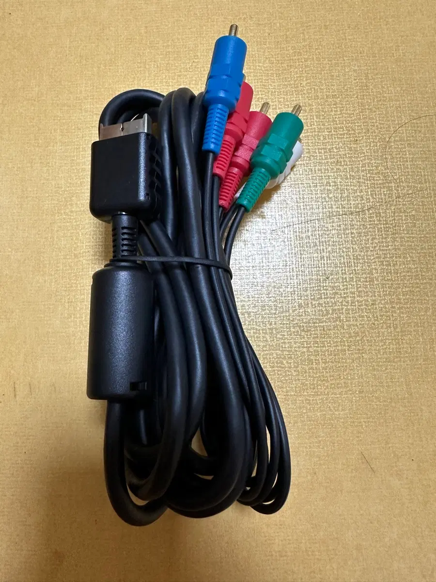 PS2 컴포넌트 케이블 판매합니다.