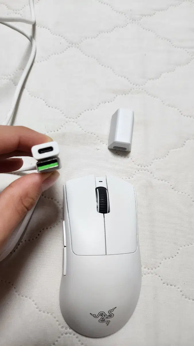 데스에더 v3 pro 화이트에요(USB 고장, 직거래만 가능)