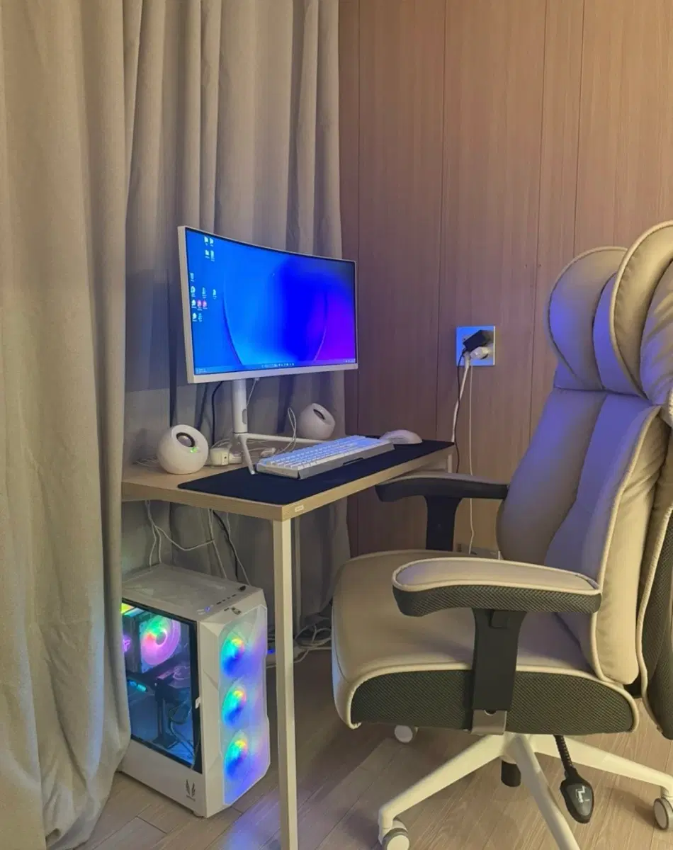 RTX2070 i5-12400 데스커책상 고급의자 데스크탑 본체