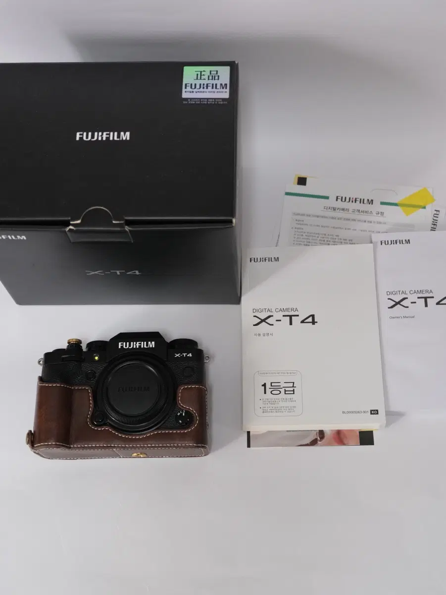 후지필름 X-T4 카메라 브라운 케이스 포함