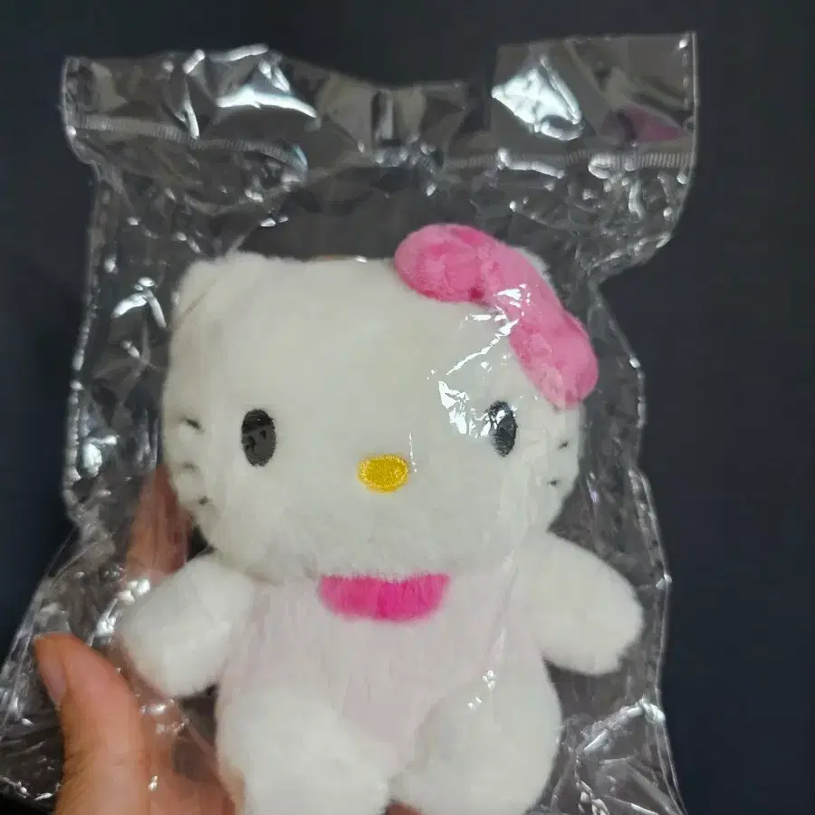 헬로키티 핑크 리본 뽀송 인형 키링