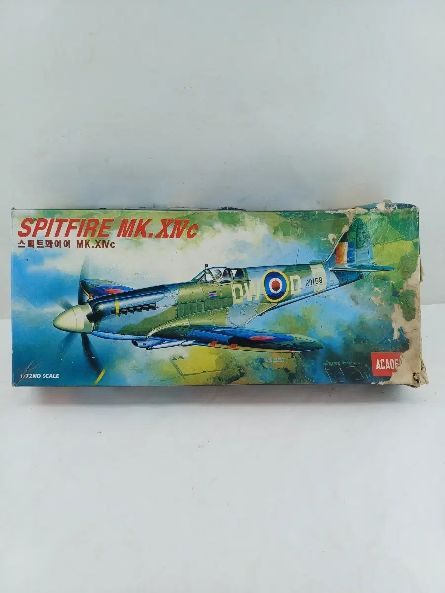 아카데미 스피트화이어 MK.XIVc 1/72 스케일 프라모델