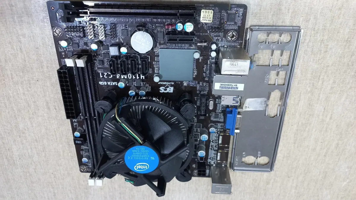 i3 7100 + h110m 셋트로 팝니다