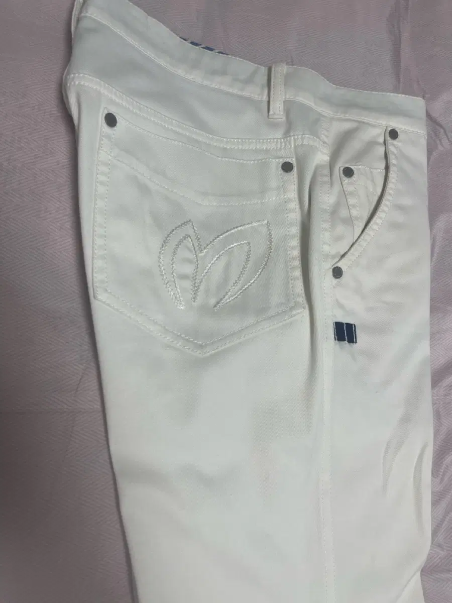 마스터바니 흰색바지