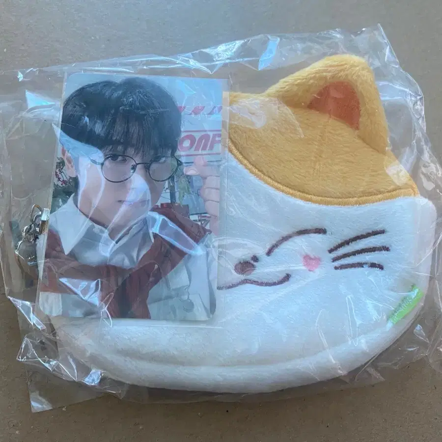 온꼬미즈 뀬둥이 페이스 파우치