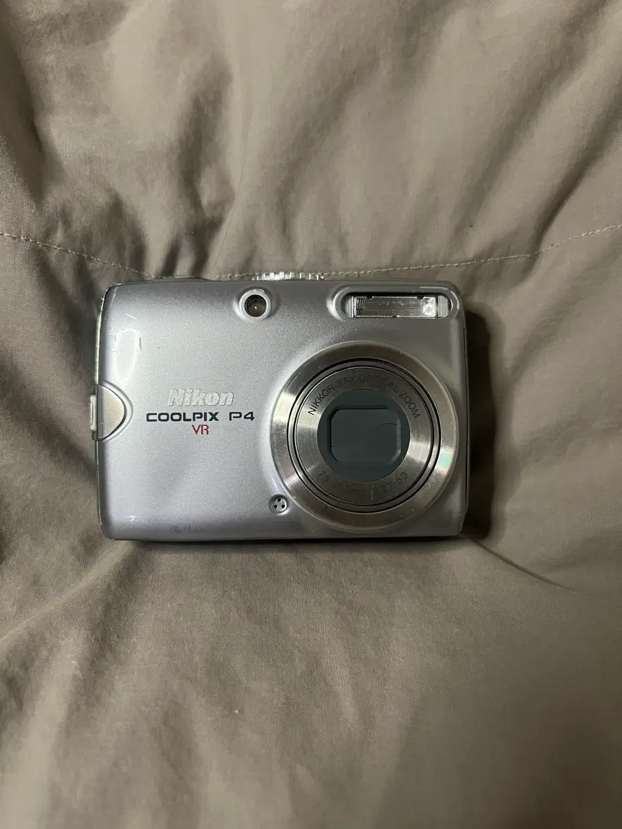니콘 쿨픽스 P4 Nikon Coolpix P4 디카