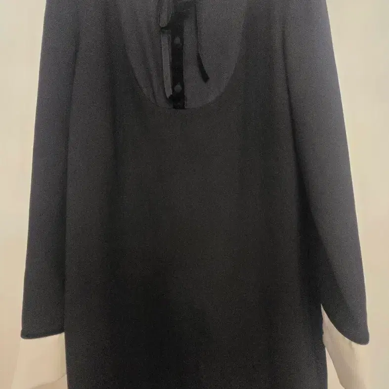 하객룩 ZARA 블랙 화이트 카라 원피스 XS(새상품)