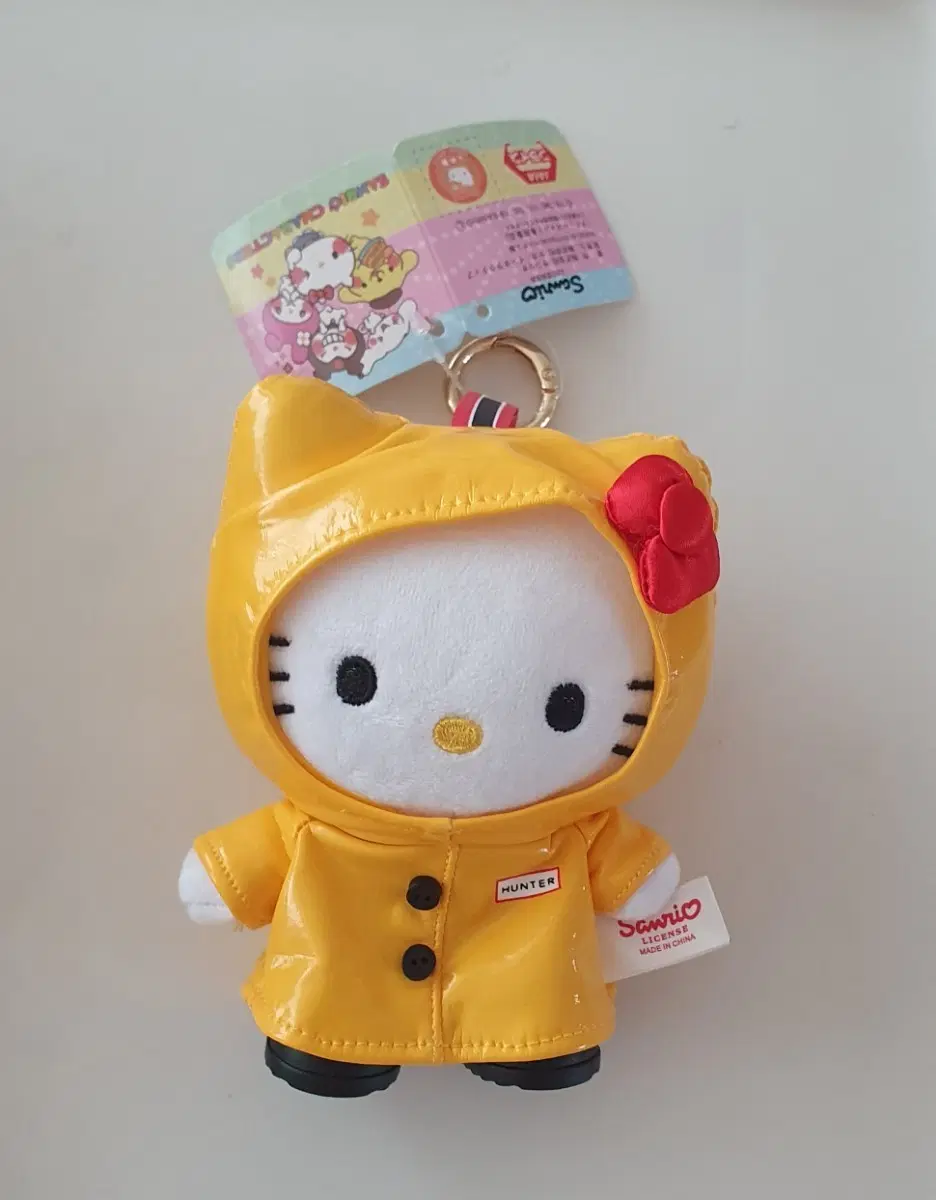 산리오 헬로키티 헌터 레인코트 인형 키링 새상품