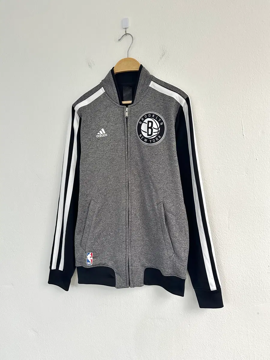 [S]NBAx아디다스 브루클린 네츠 트랙자켓