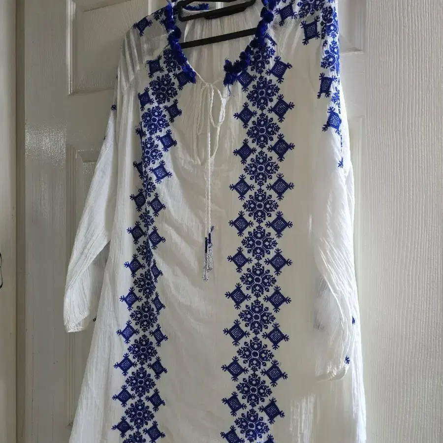 ZARA WOMAN 화이트 블루 자수 블라우스 S