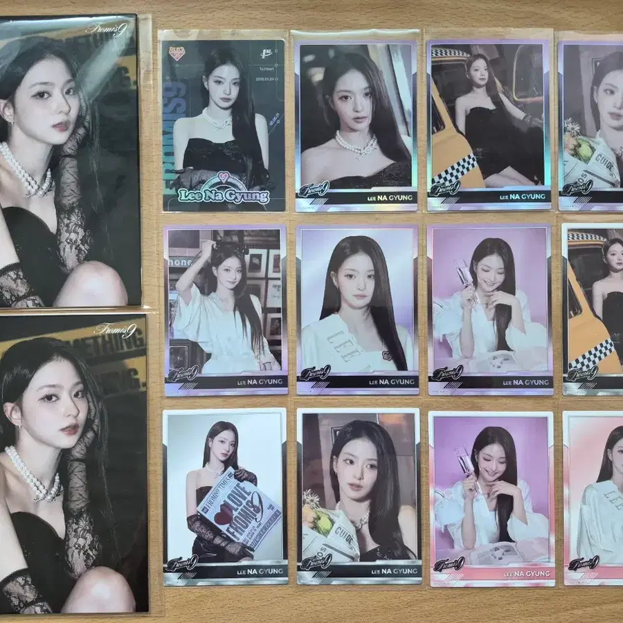 2026 테레카 프로미스나인 이나경 아코디언 엽서북2개 + 포토카드 12장랏 판매합니다.