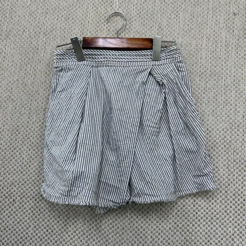 타임 한섬 린넨 반바지 61 H05307