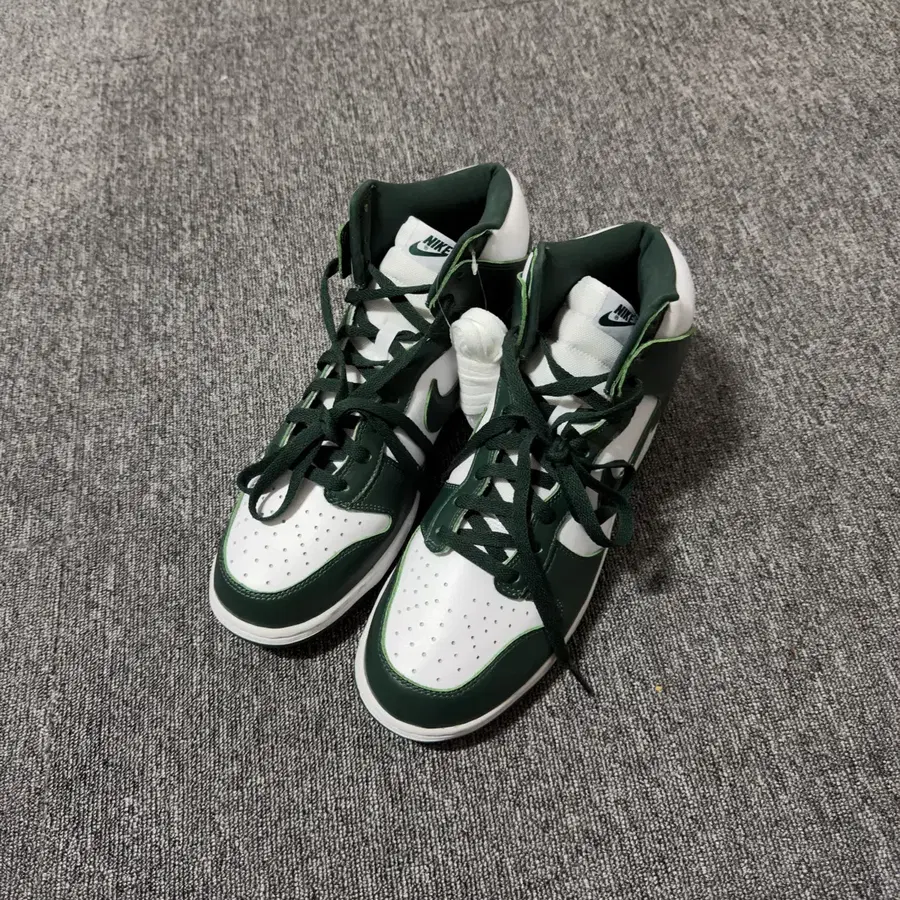 덩크하이 CZ8149-100 300사이즈
