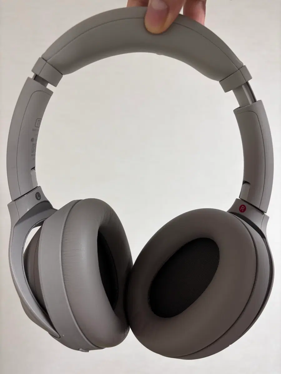 소니 WH-1000XM4 헤드폰