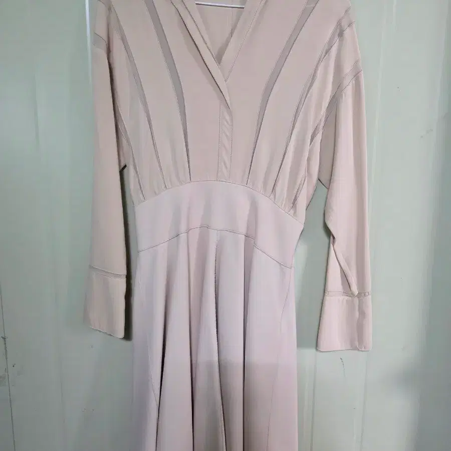 LANVIN COLLECTION 베이지 셔링 랩 원피스