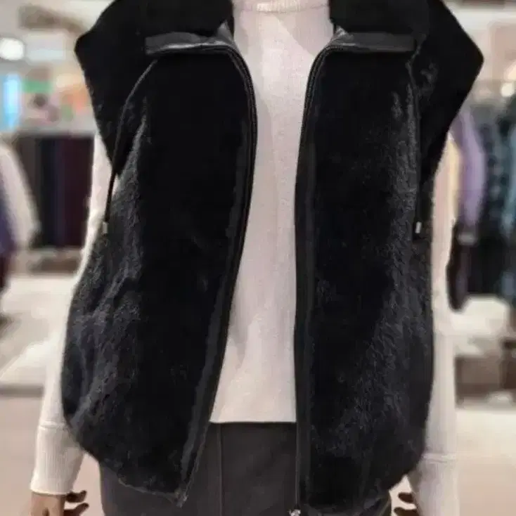 BCBG 올앤선드리 휘메일 밍크 양가죽 배색 블루종 집업 베스트 55사이즈 새제품