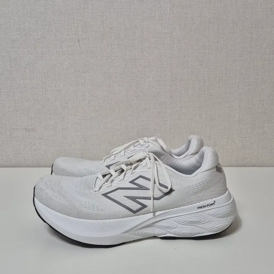 (270) 뉴발란스 M880 런닝화