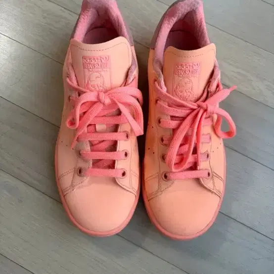 아디다스 스탠스미스 코랄 핑크