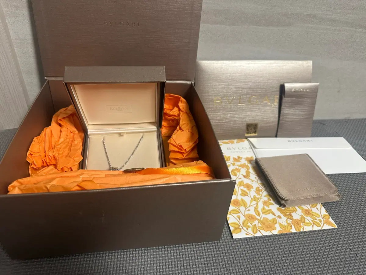불가리 비제로원 목걸이 (358347) 600만원