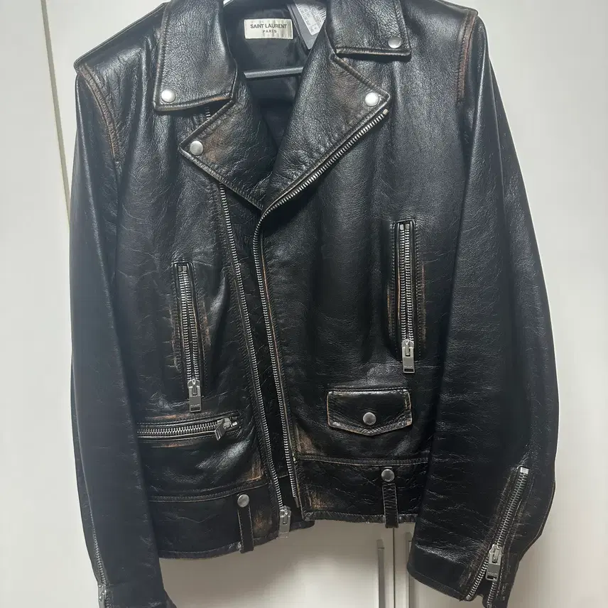 생로랑 17FW Smoking Lips 52사이즈 가죽자켓 판매합니다.(가격인하) 사진 1