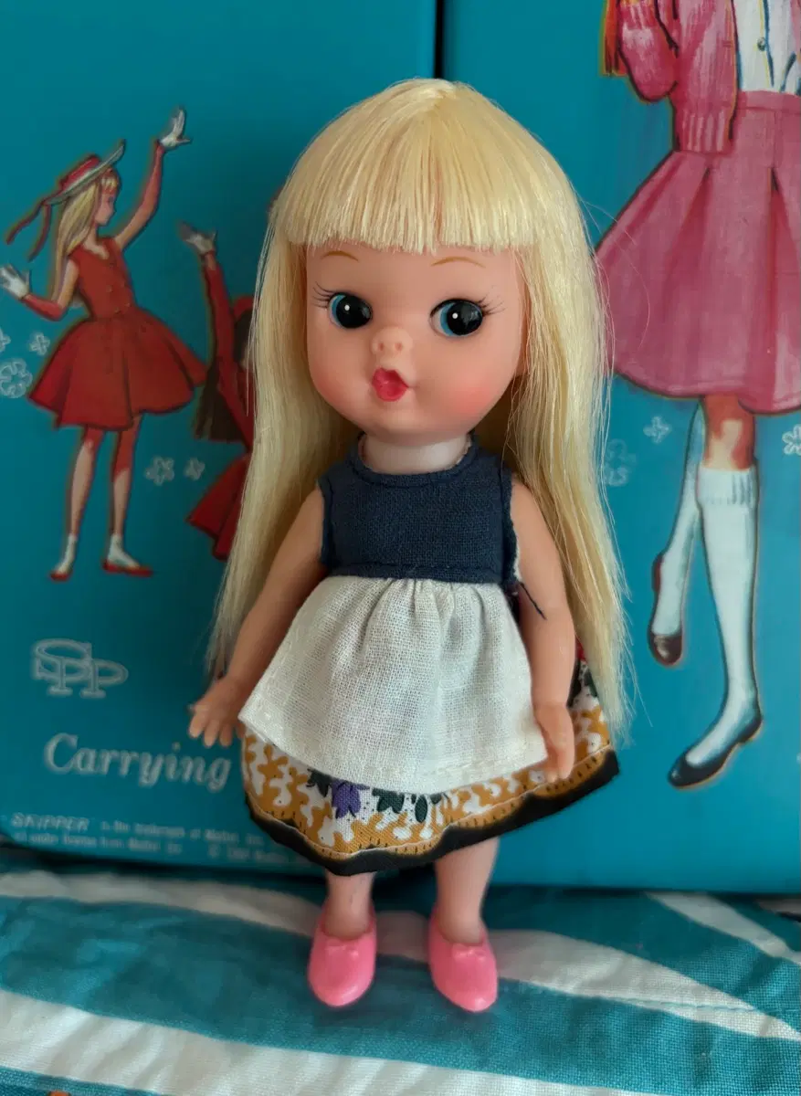금발 테리인형