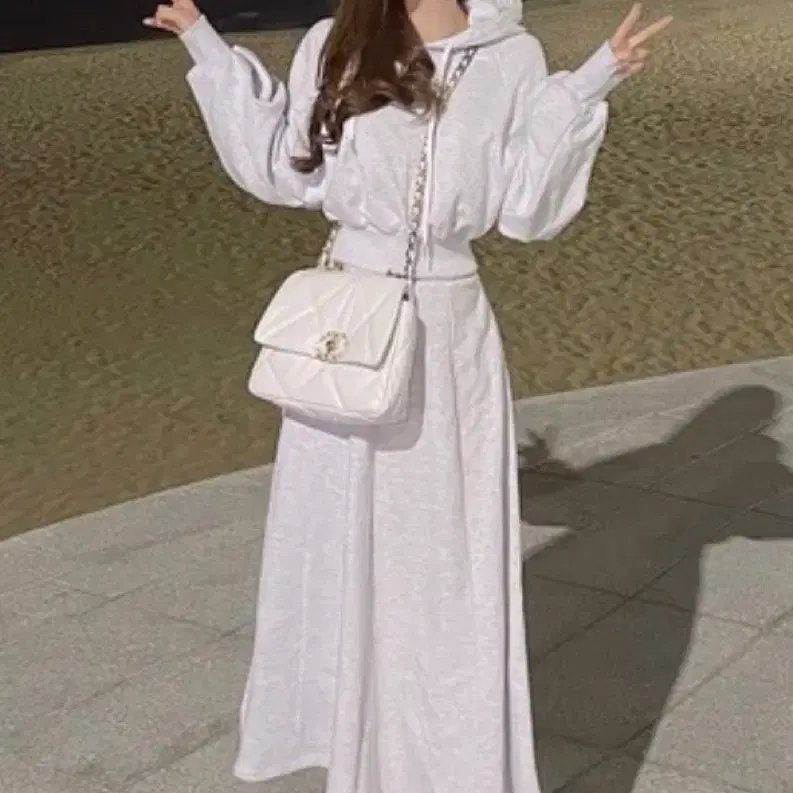 메이윤 트레이닝 후드 집업&스커트 세트