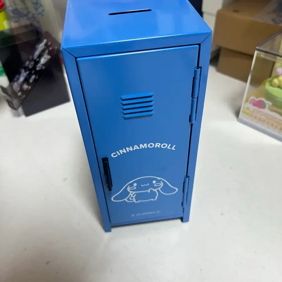 시나모롤 파란색 철제 보관함 저금통