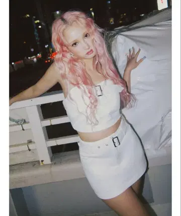 [새상품] GYDA Glitter print belt 블라우스 화이트