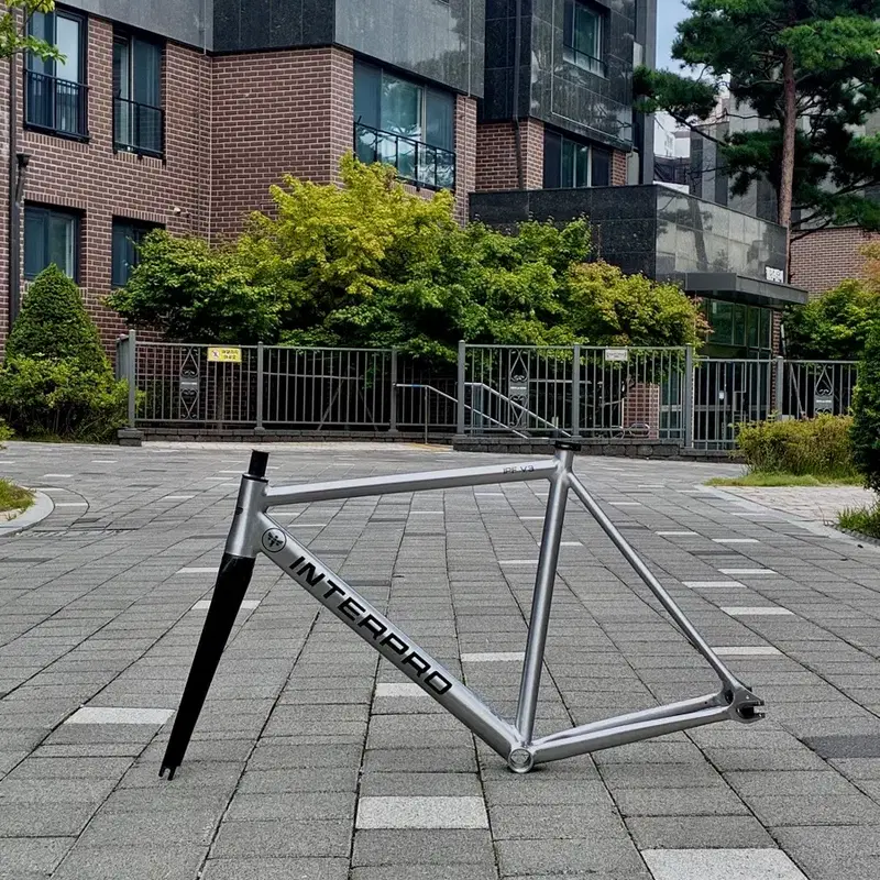 인터프로 v3 신품 프레임셋 판매합니다