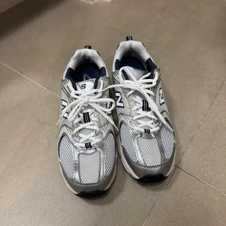 뉴발란스 530 스틸그레이