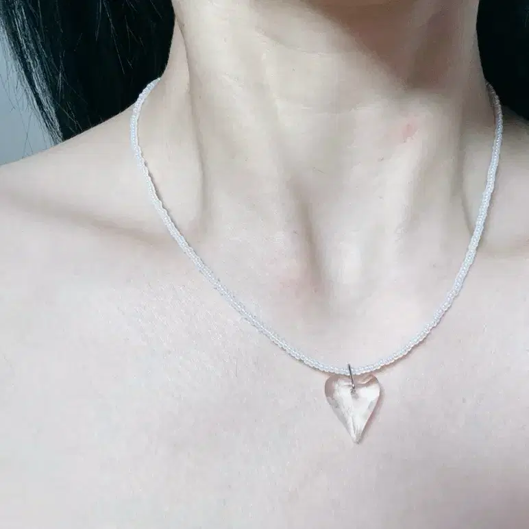 <one and only> 화이트 하트 목걸이