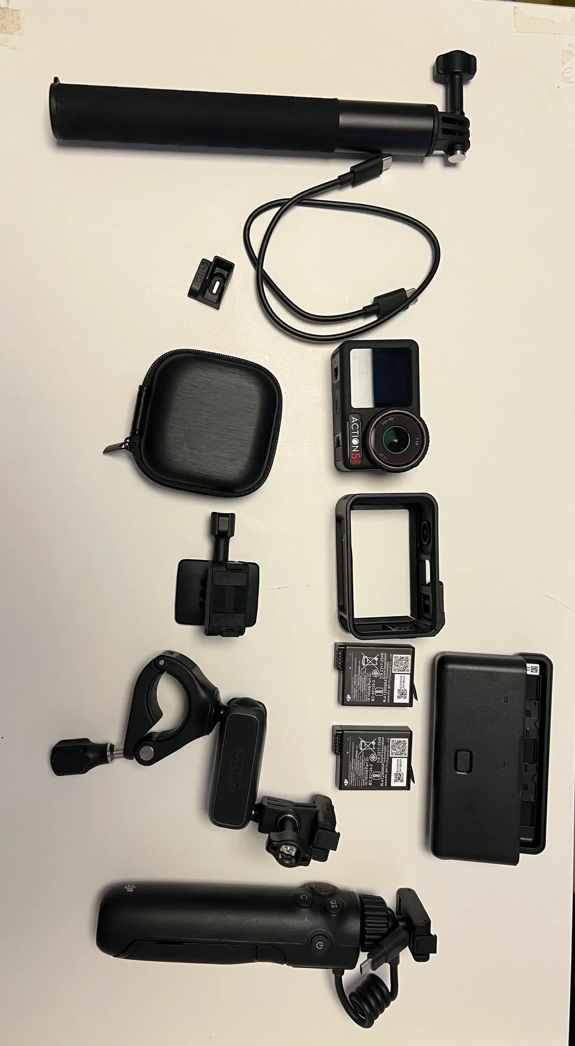 DJI 오즈모 액션5 어드밴처 콤보 + 충전 핸들 + 핸들 바 마운트