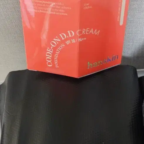 (새상품 반값)한스킨 코드온 디디크림 파운데이션 35ml 포슬린 19NC 색상