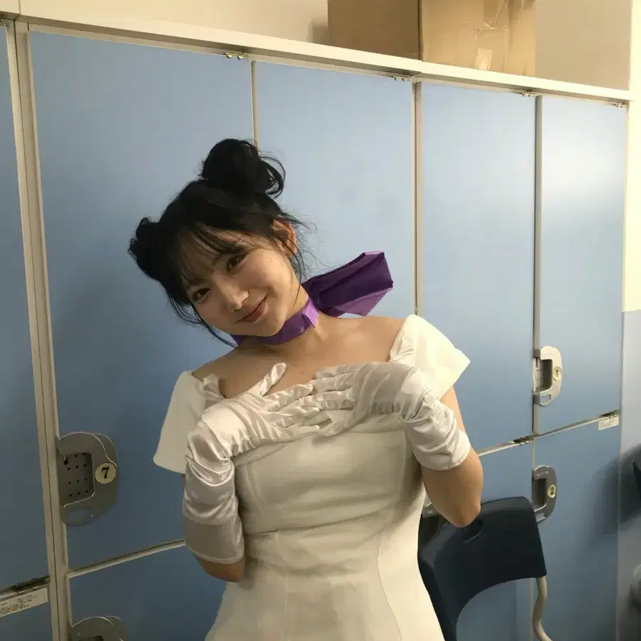 톰 여자친구 톰 여친 졸사 졸업사진