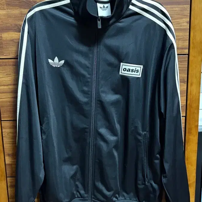 오아시스 트랙탑 블랙 XL