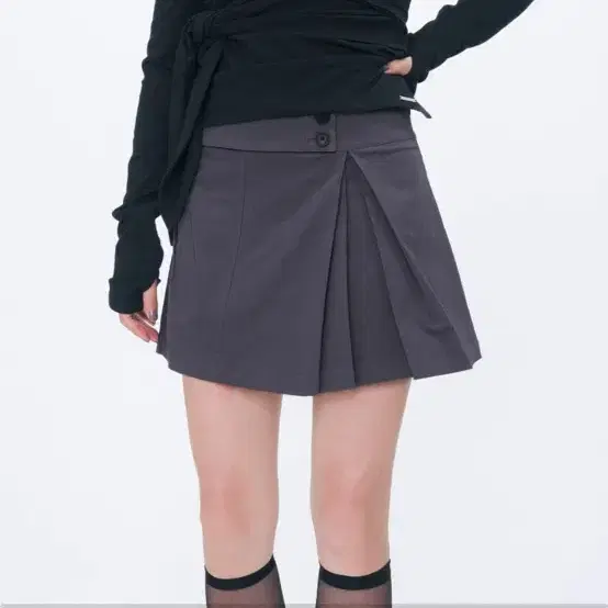 미세키서울 Hidden layered pleats mini skirt CHARCOAL