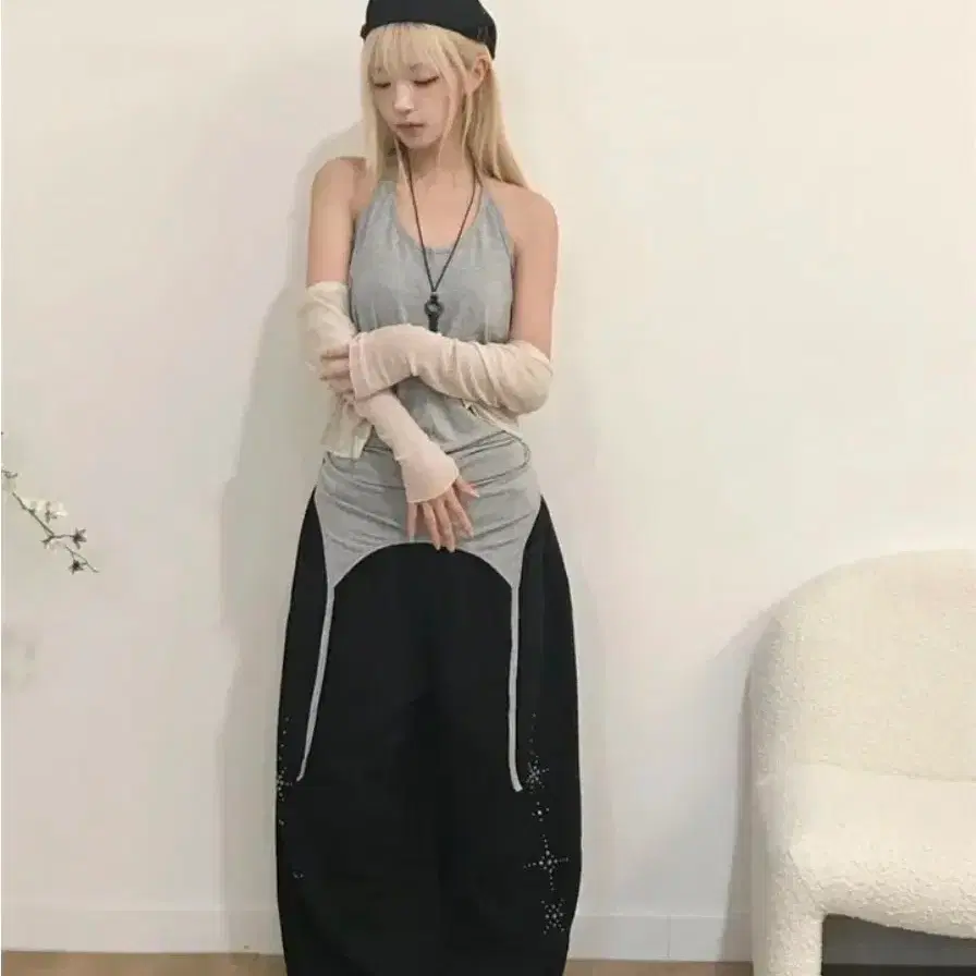썸모어블랙 레이어드 끈나시 원피스 그레이
