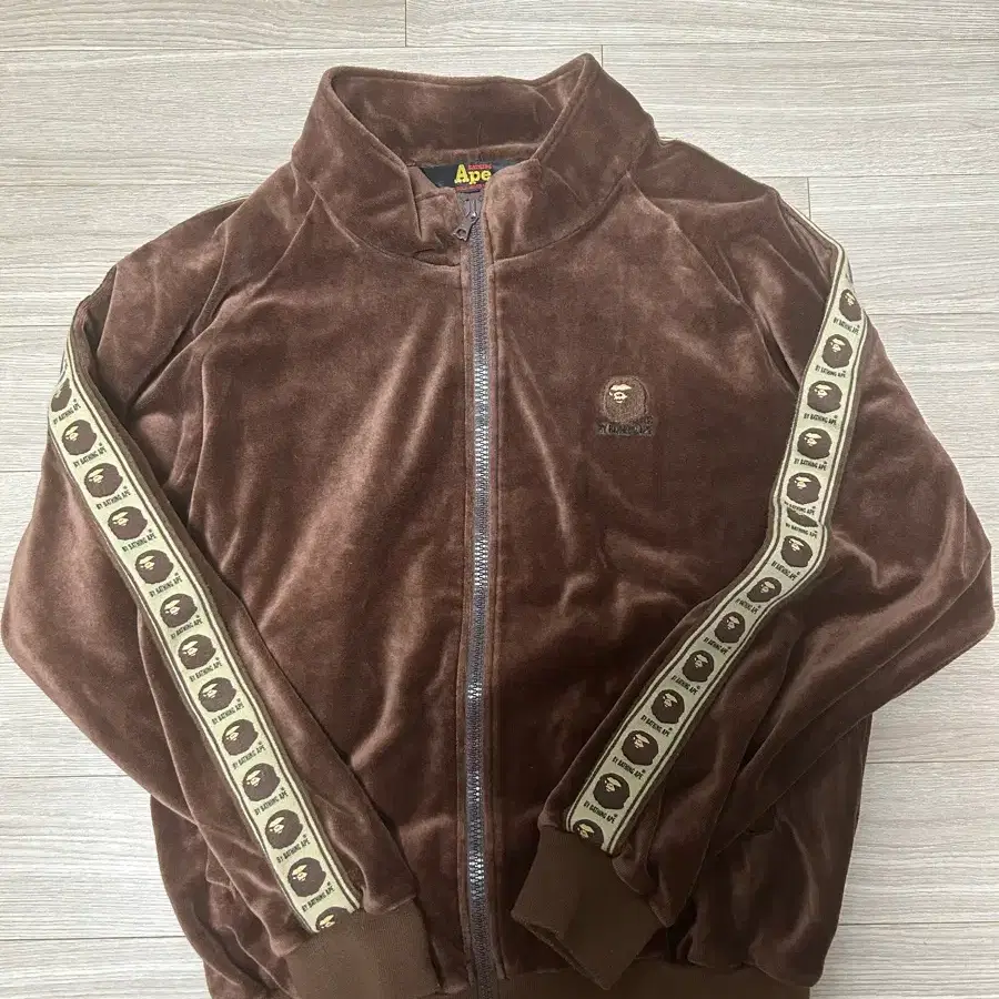 Bape 베이프 벨벳집업