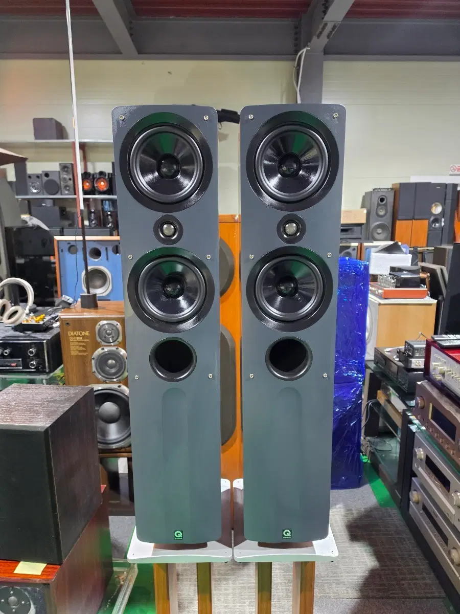 영국 Q ACOUSTICS 1050 톨보이 스피커 민트급