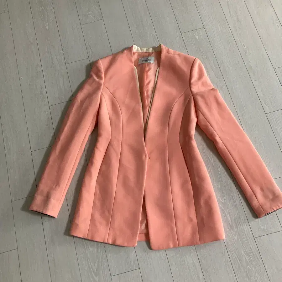 르코레트 le colette 살구 핑크 자켓 아나운서