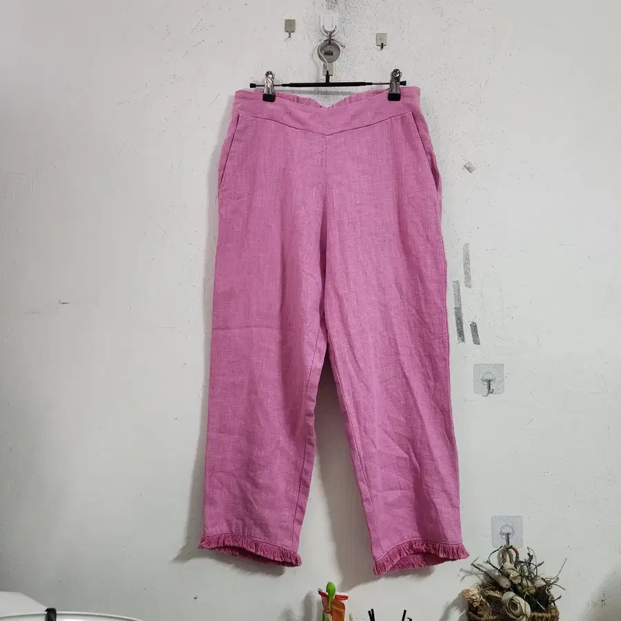 핑크색 린넨 바지 밑단 프릴