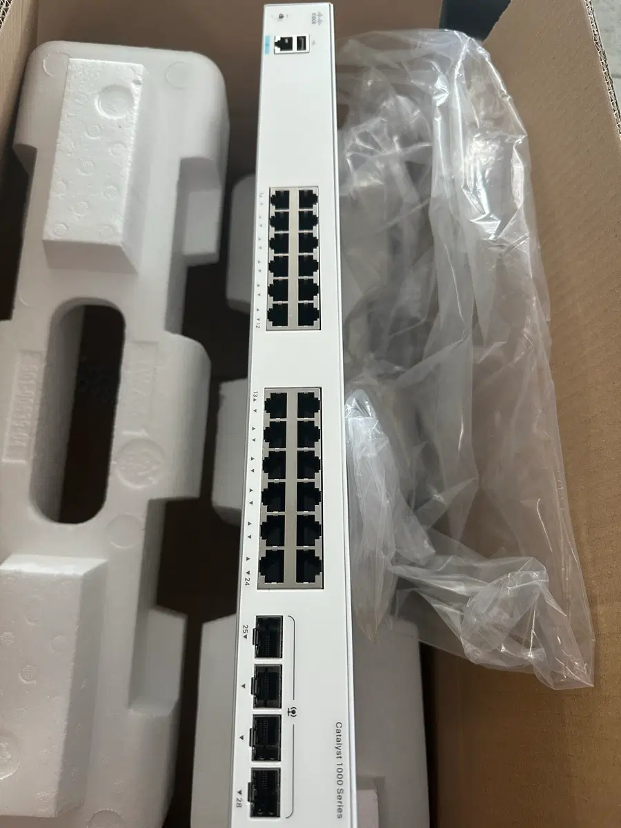 시스코 Cisco Catalyst C1000-24T-4G-L 미사용 신품 판매