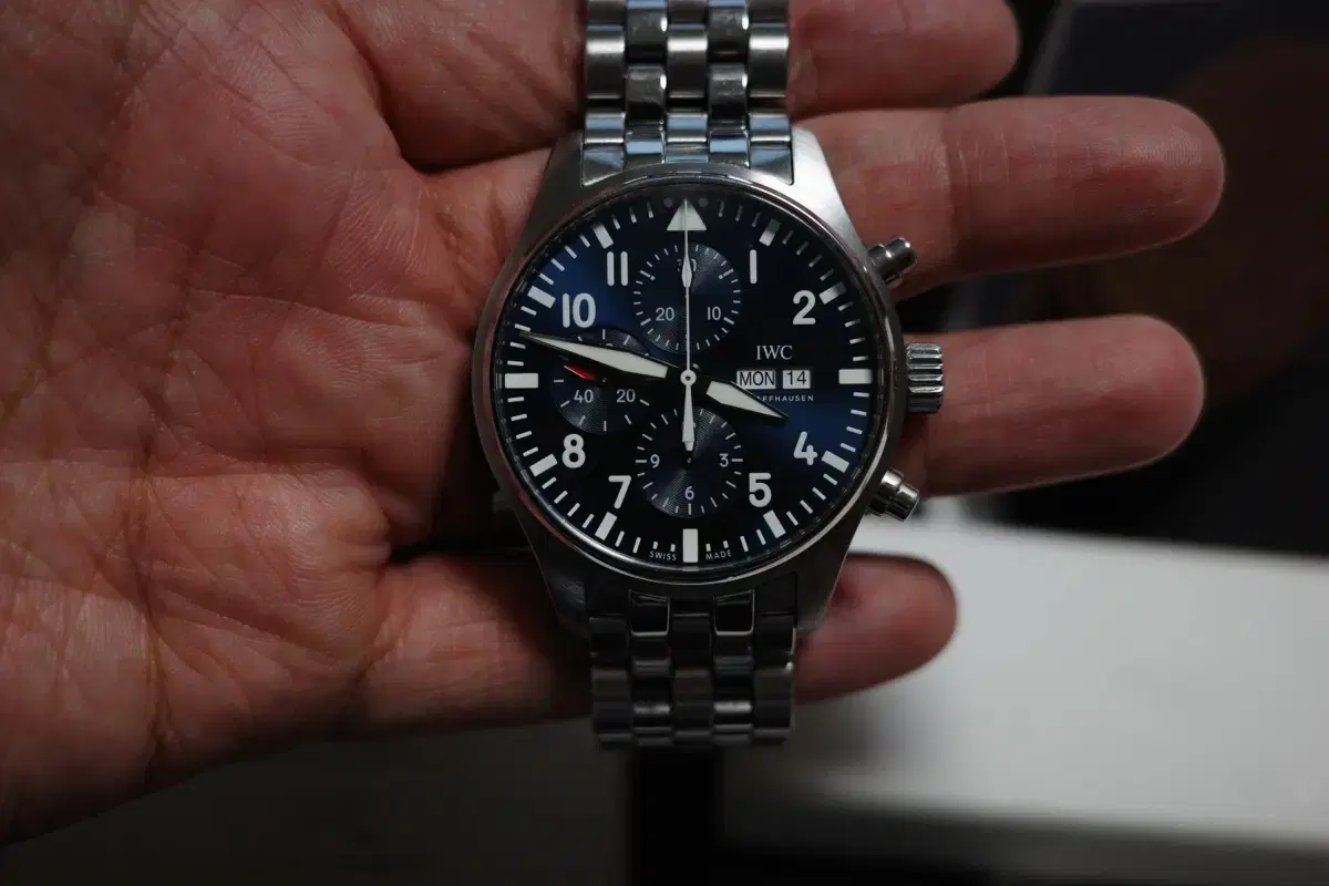 IWC 파일럿 크로노그래프 어린왕자 에디선 판매 합니다