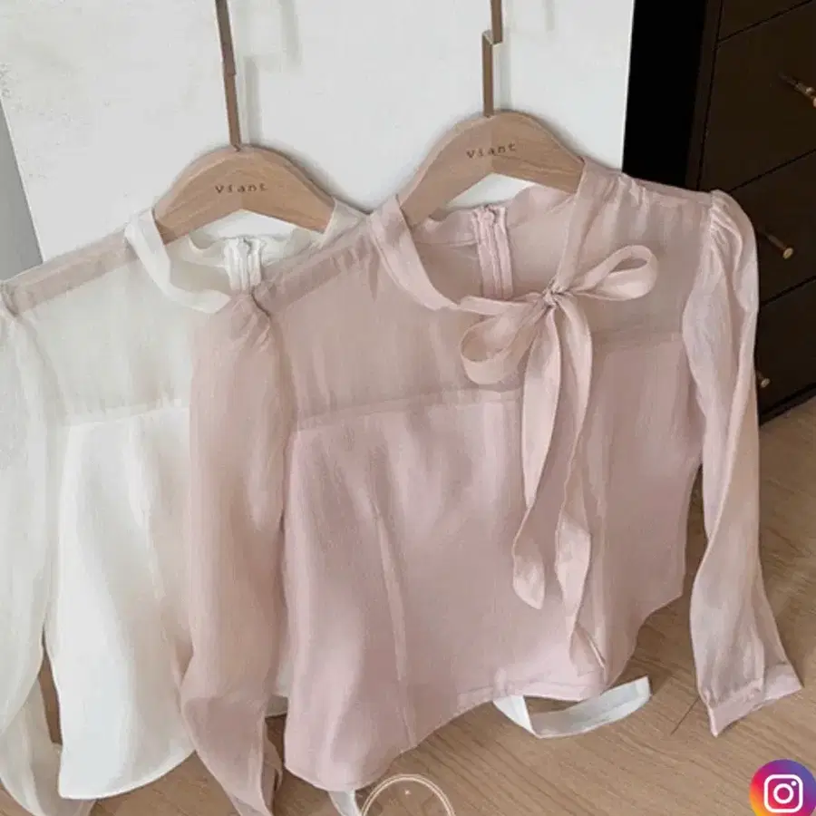 Viant 비앙트 블룸 긴팔 타이 블라우스